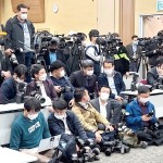 바이러스 한복판에서도 어떻게든 OK컷-사진촬영 기자단 이미지