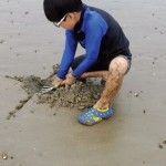 [여름휴가기] 조개캐기 신난 아이들 &#034;역시 이 맛이야&#034; - 최정민 KBS기자 이미지