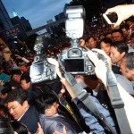 아수라장 취재현장 기자들이 위험하다 이미지